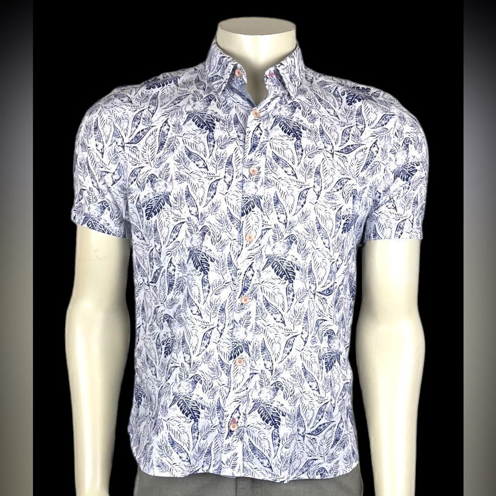Ted Baker Short Sleeved Button Down in White w/Navy Palm Leaves Like New Size 4